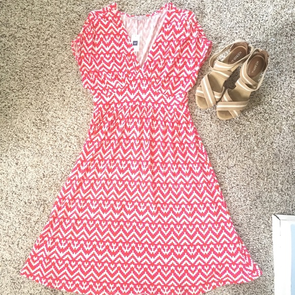 GAP Summer Dress with Graphic Print NWT - Picture 2 of 5